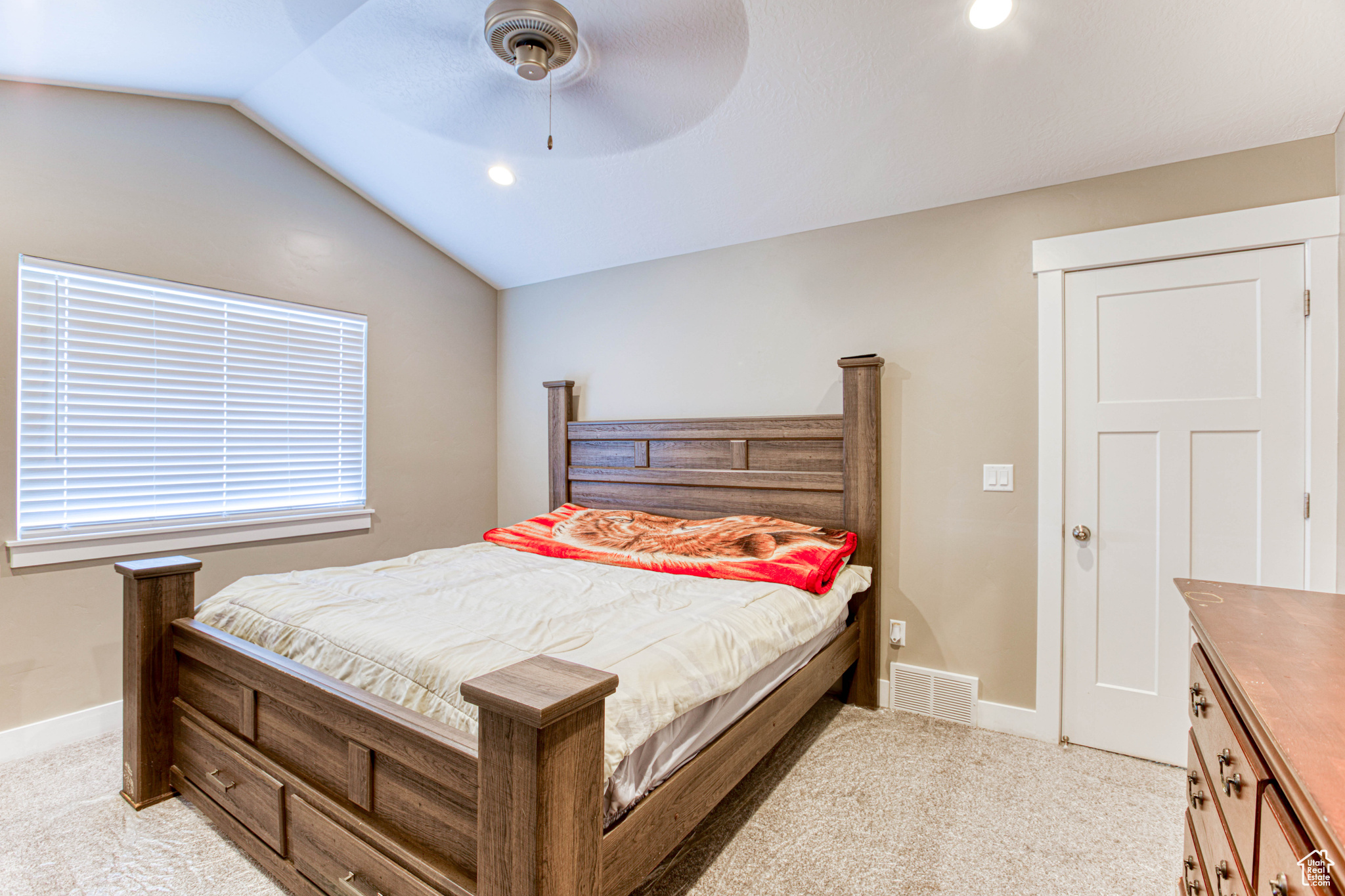 MUSTANG RIDGE - Residential