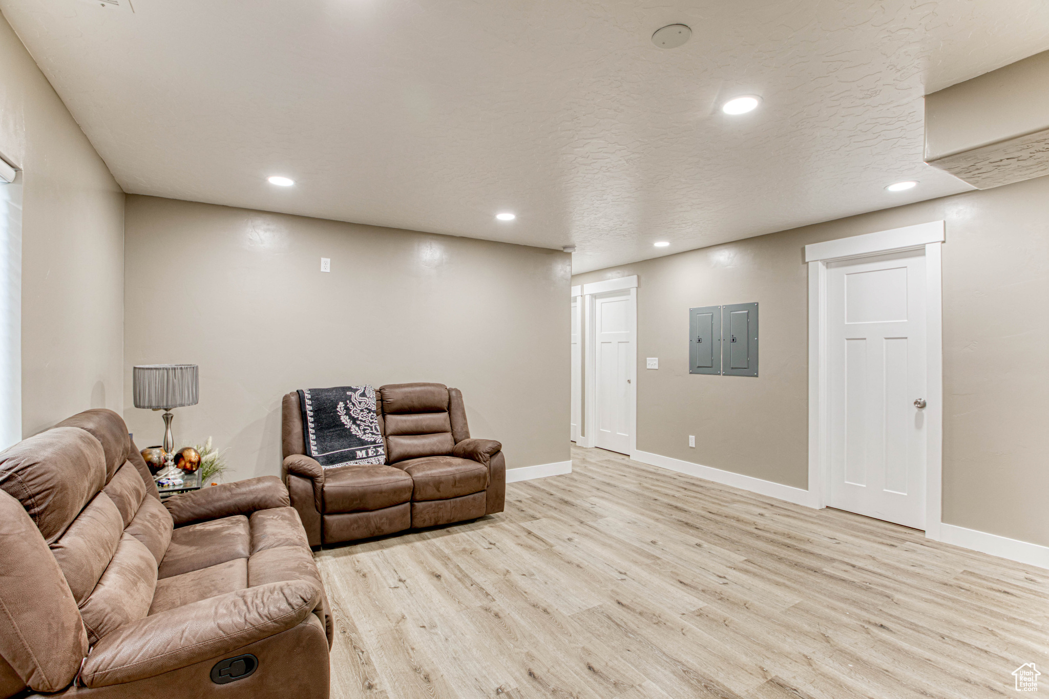 MUSTANG RIDGE - Residential