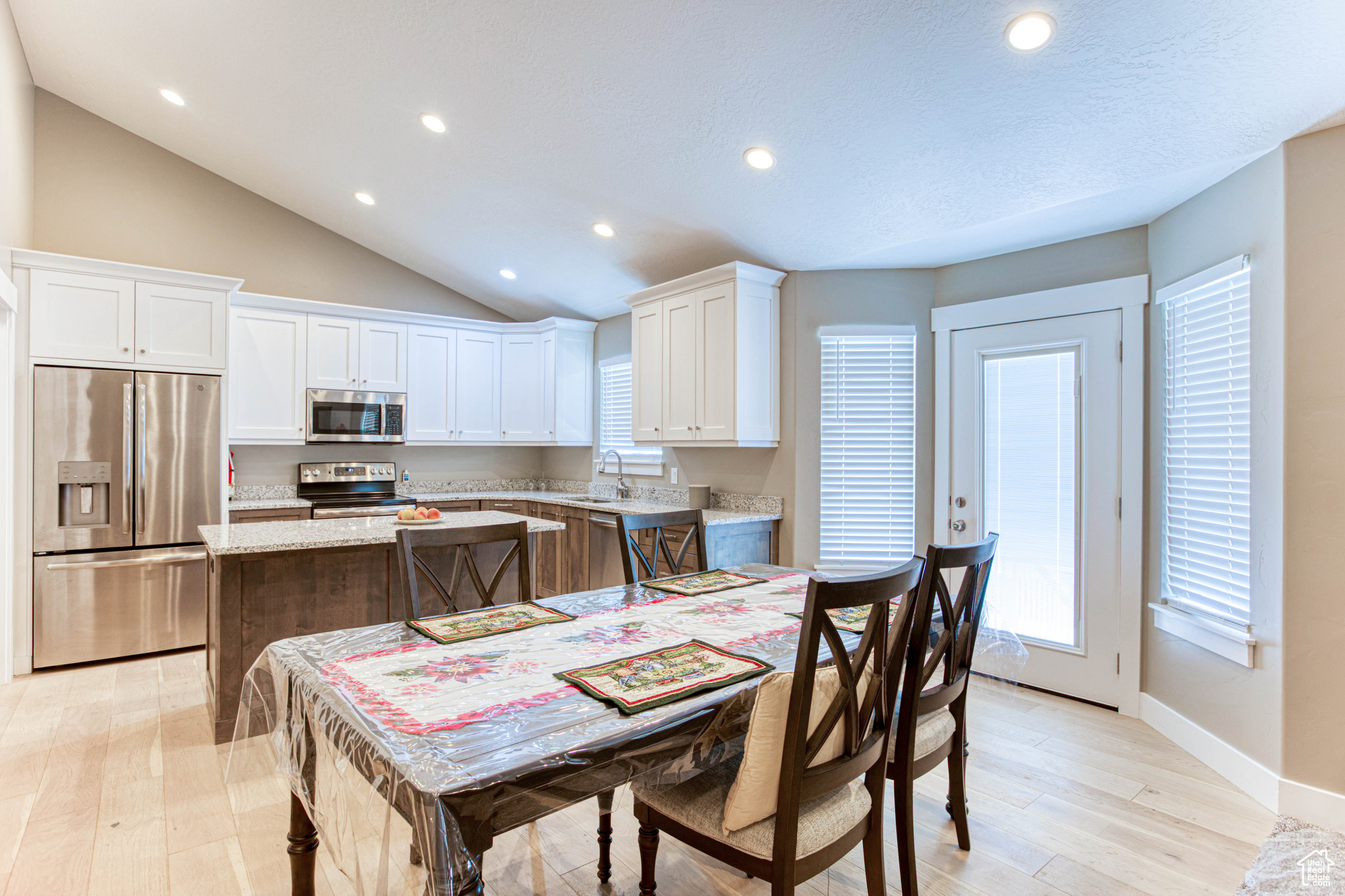 MUSTANG RIDGE - Residential