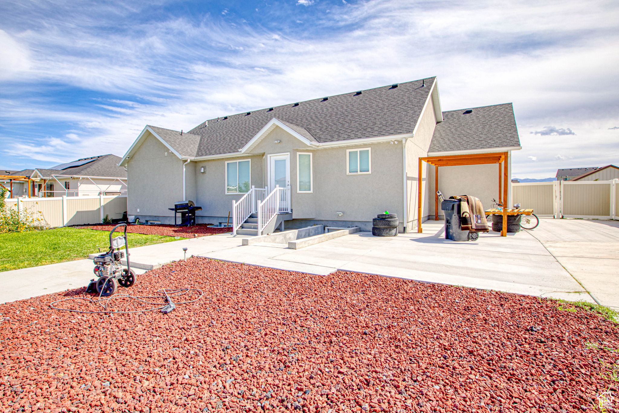 MUSTANG RIDGE - Residential