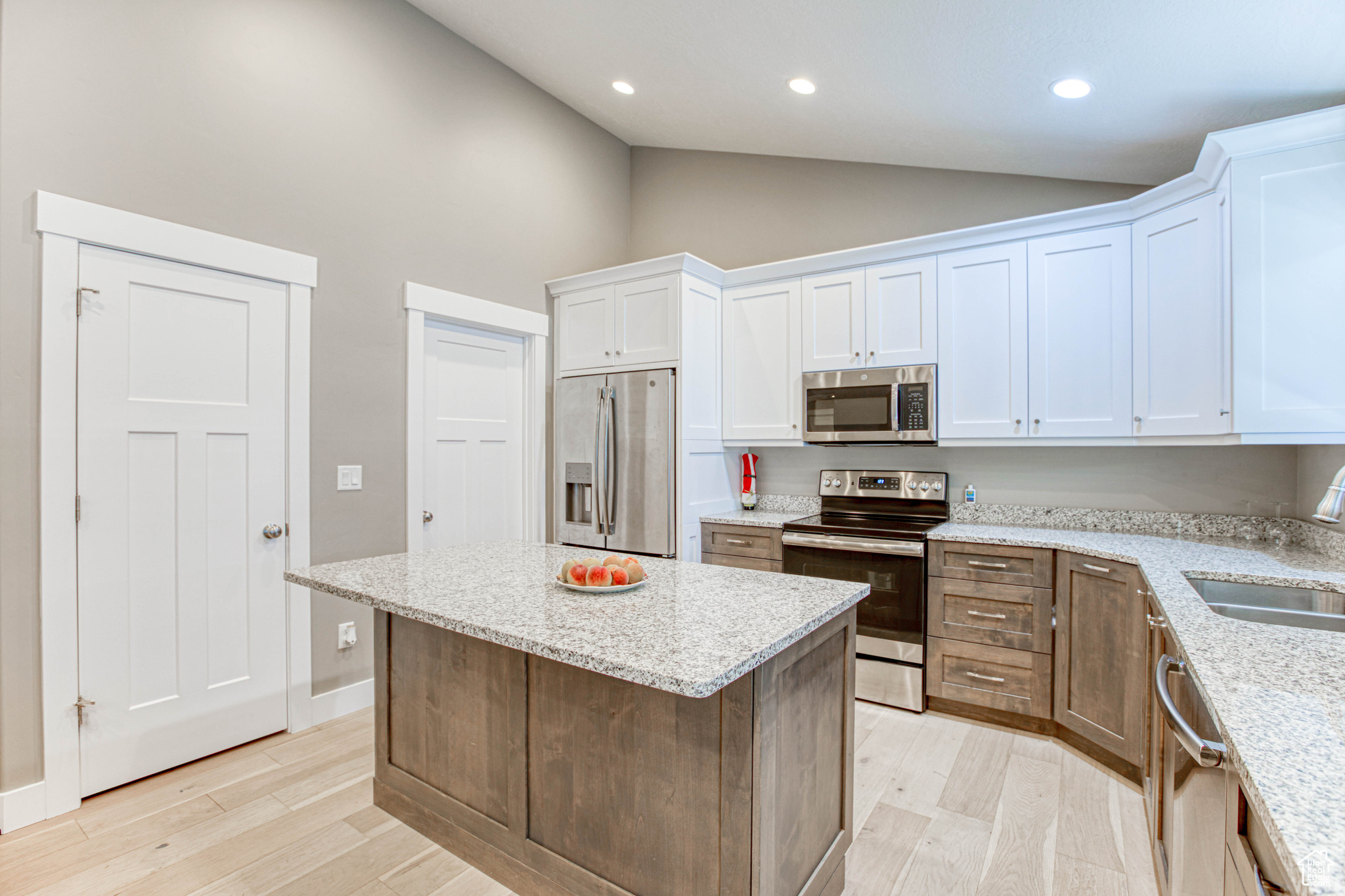MUSTANG RIDGE - Residential