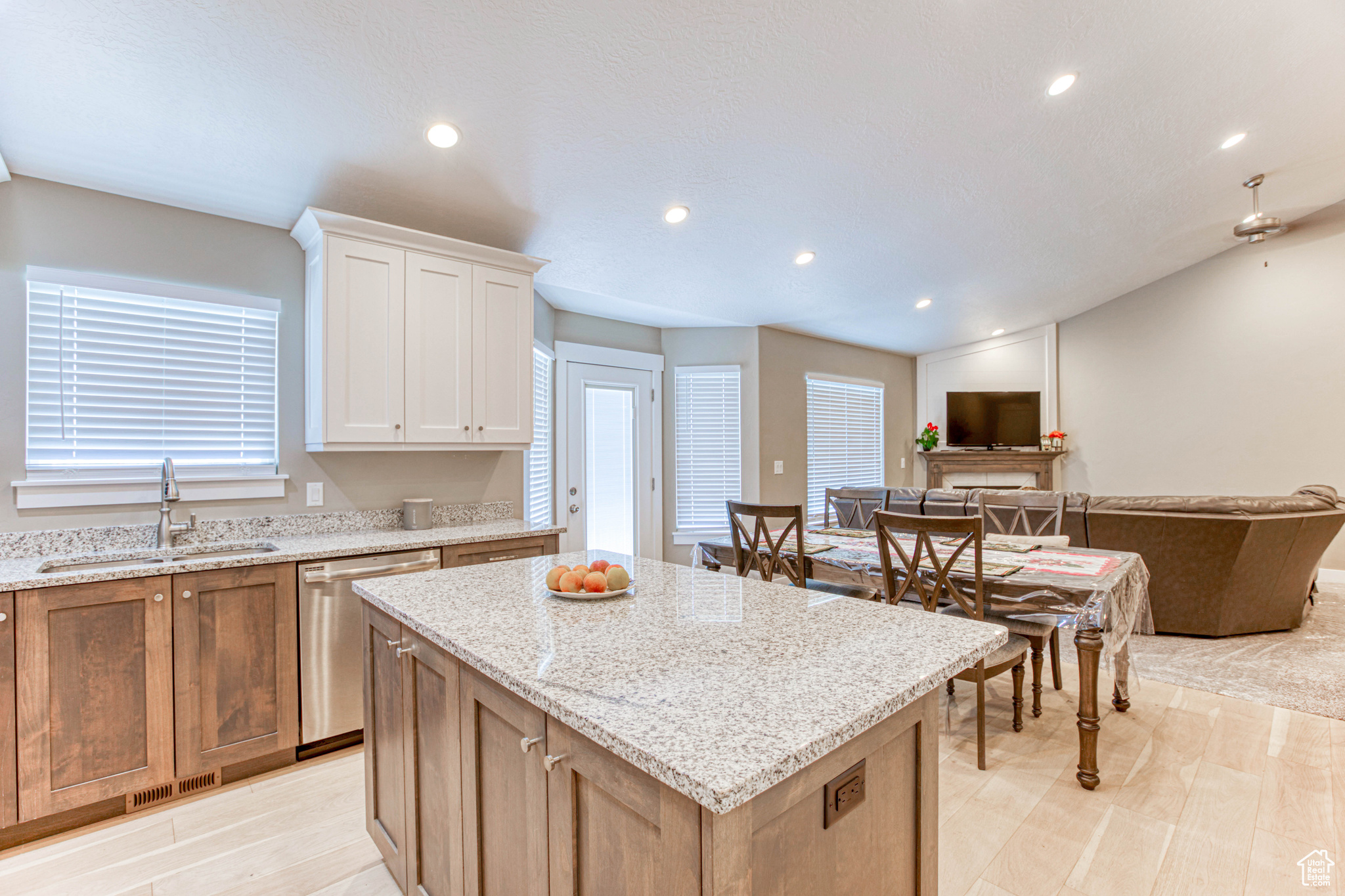 MUSTANG RIDGE - Residential
