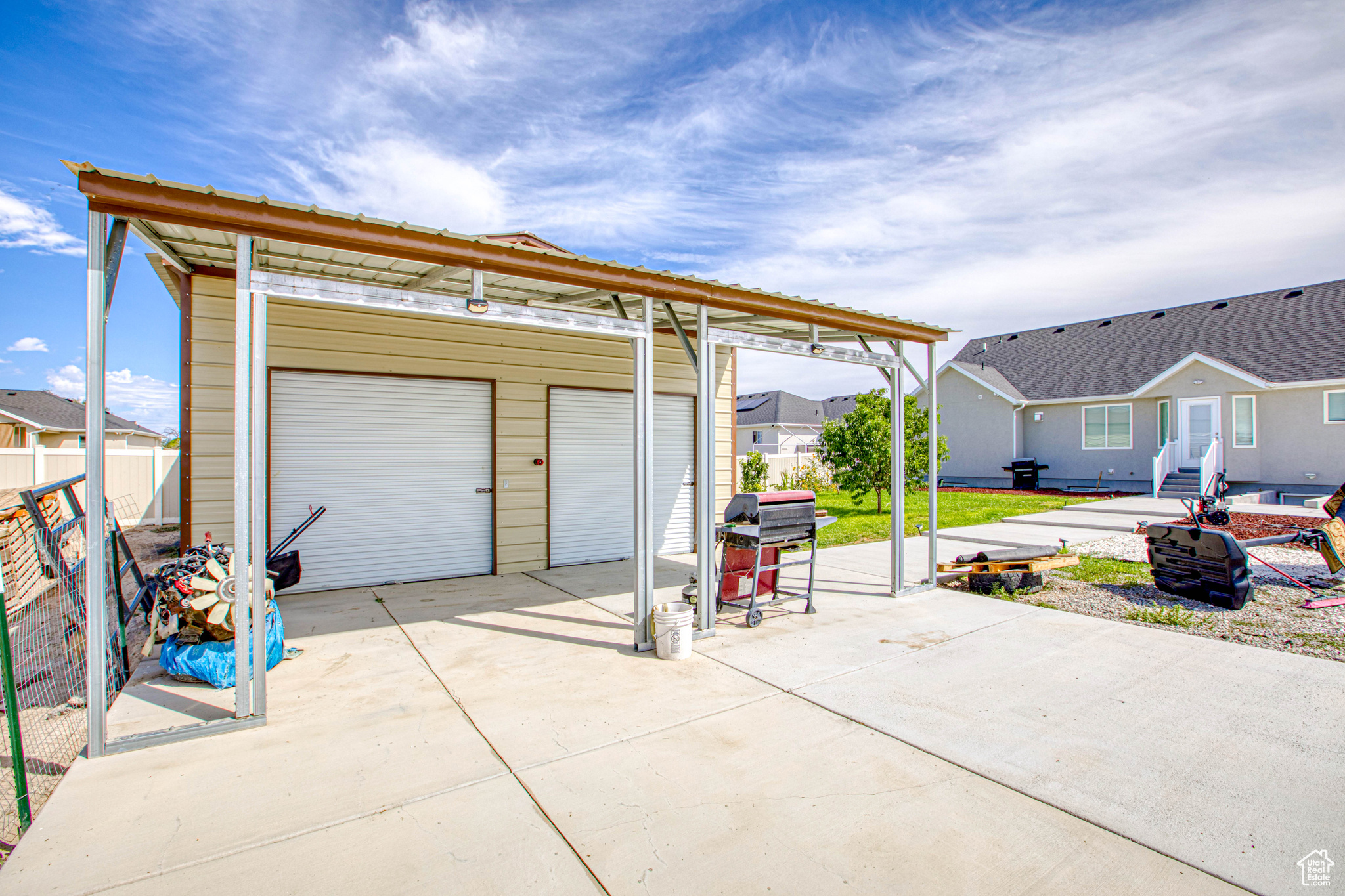 MUSTANG RIDGE - Residential