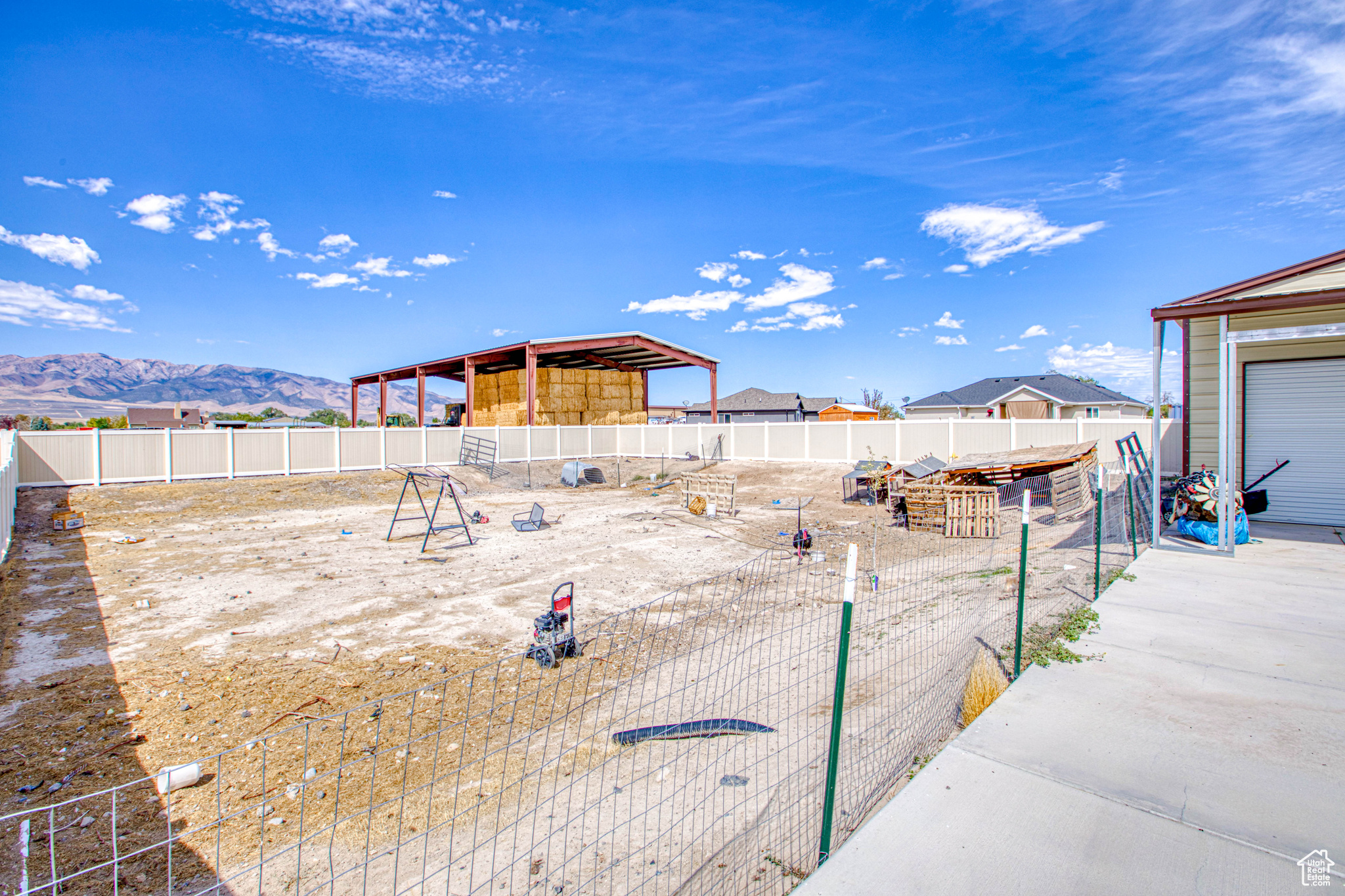 MUSTANG RIDGE - Residential