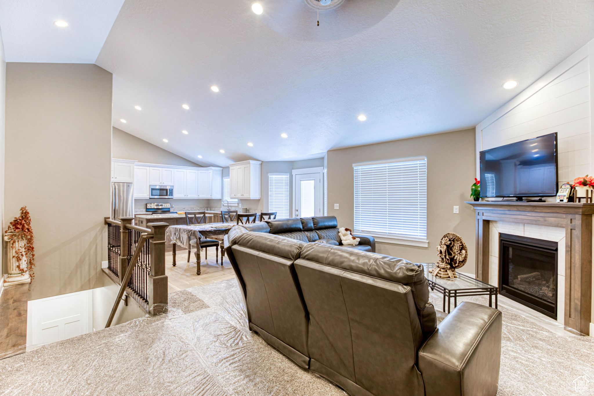 MUSTANG RIDGE - Residential
