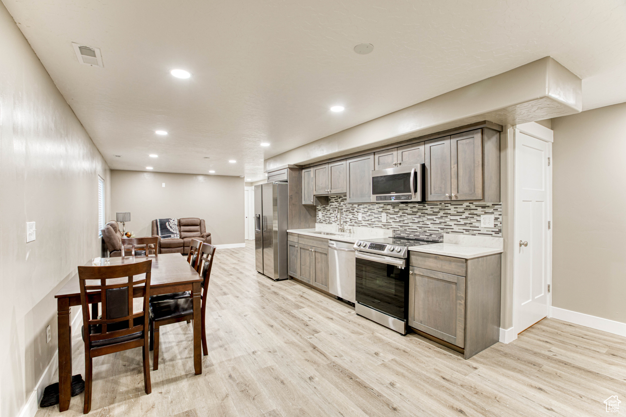 MUSTANG RIDGE - Residential