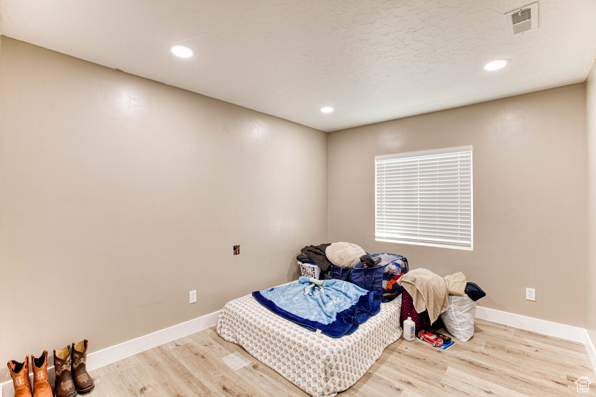 MUSTANG RIDGE - Residential
