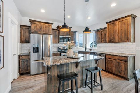 Tiny photo for 4966 W ROSE QUARTZ Rd, Herriman, UT 84096 (MLS # 2121997)