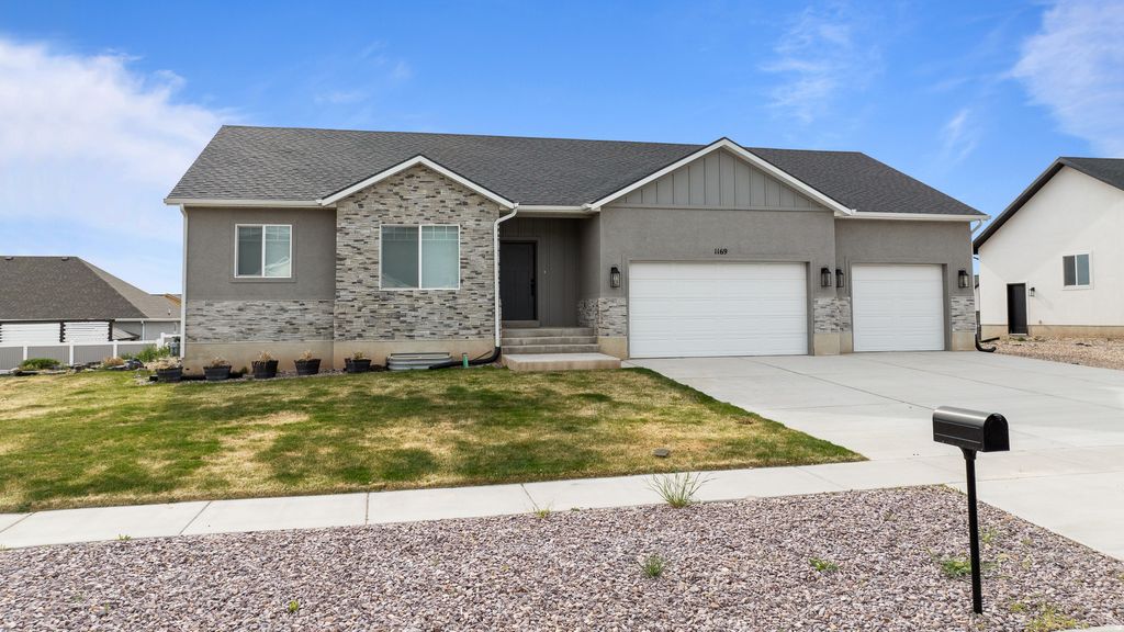 Photo of 1169 N 200 E, Nephi, UT 84648 (MLS # 2142778)