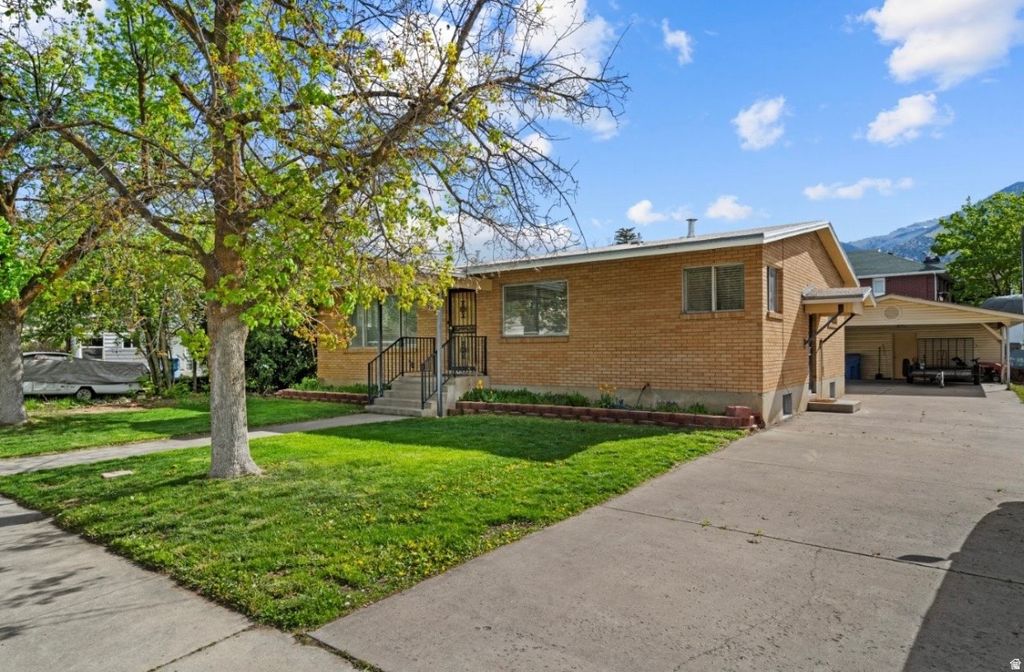 Photo of 366 S 500 E, River Heights, UT 84321 (MLS # 2167670)