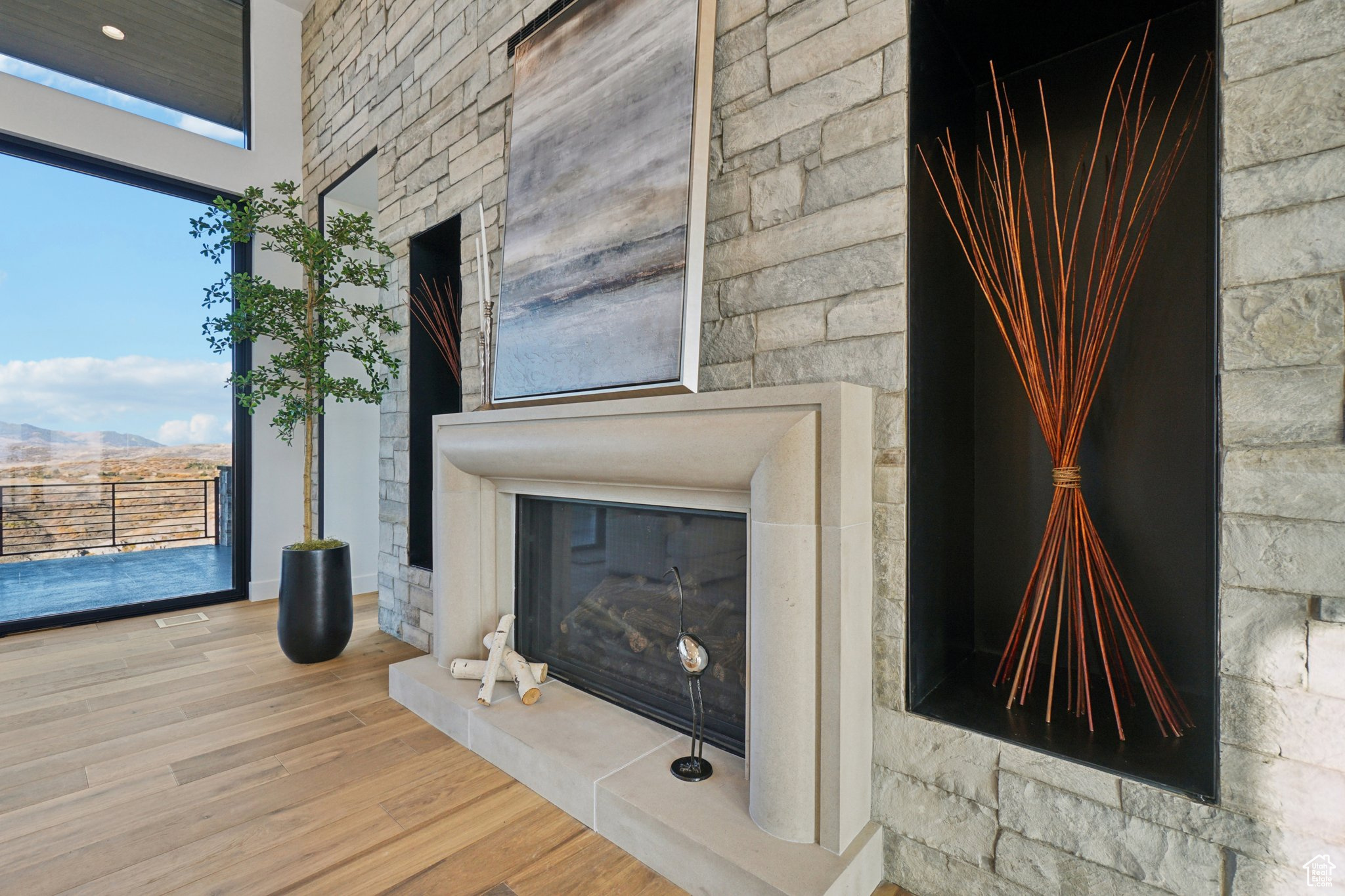 PROMONTORY - Residential