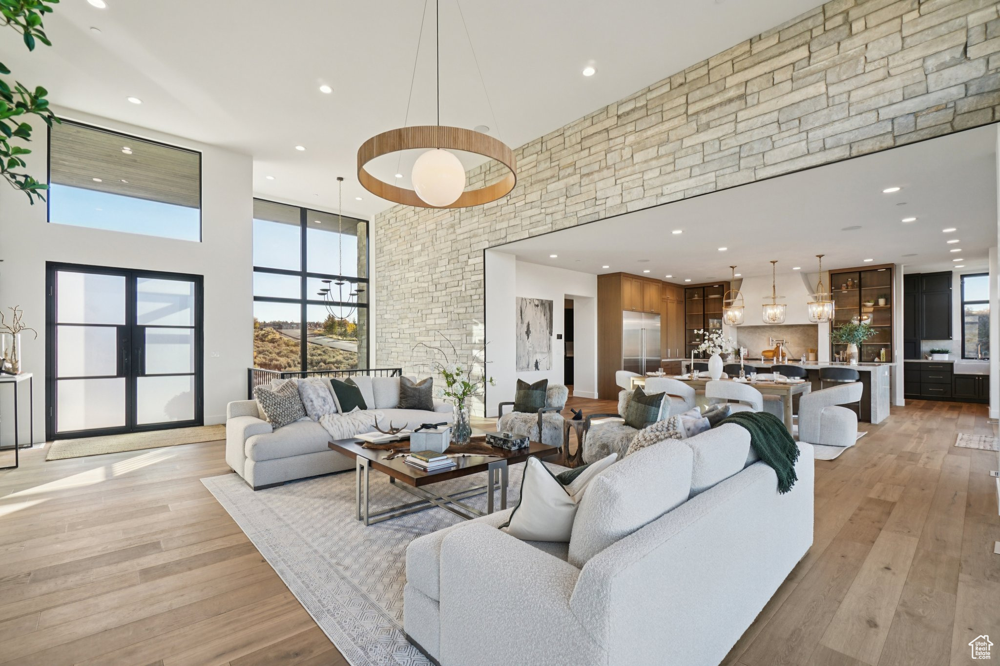 PROMONTORY - Residential