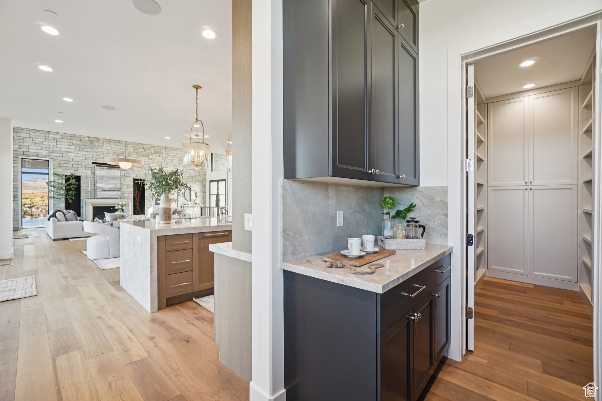 PROMONTORY - Residential