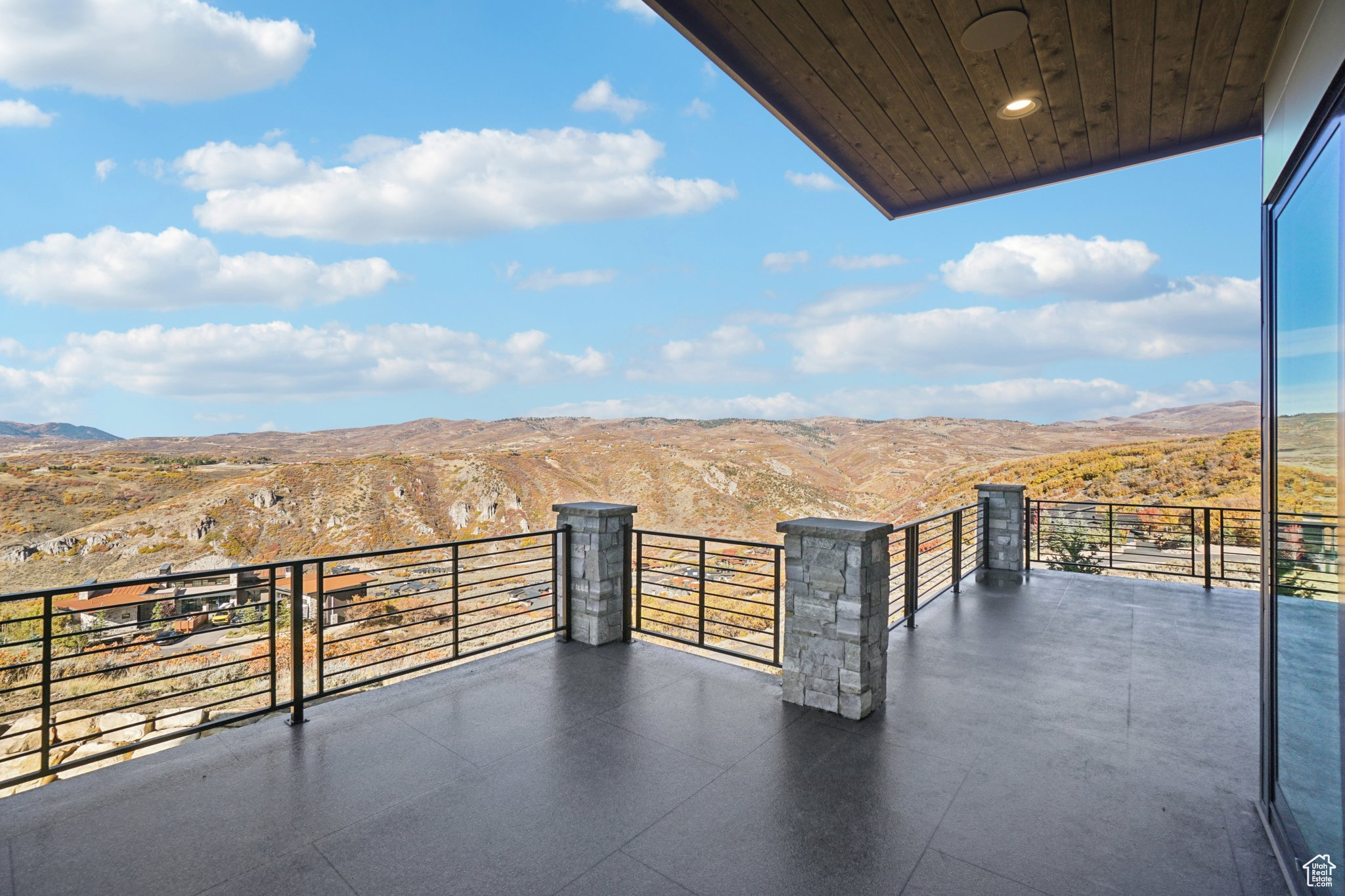 PROMONTORY - Residential