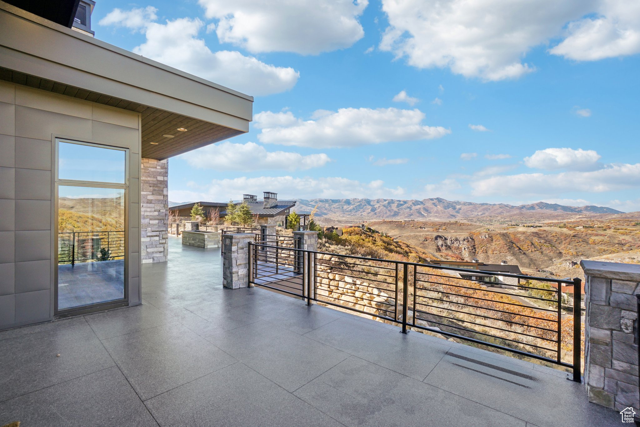 PROMONTORY - Residential