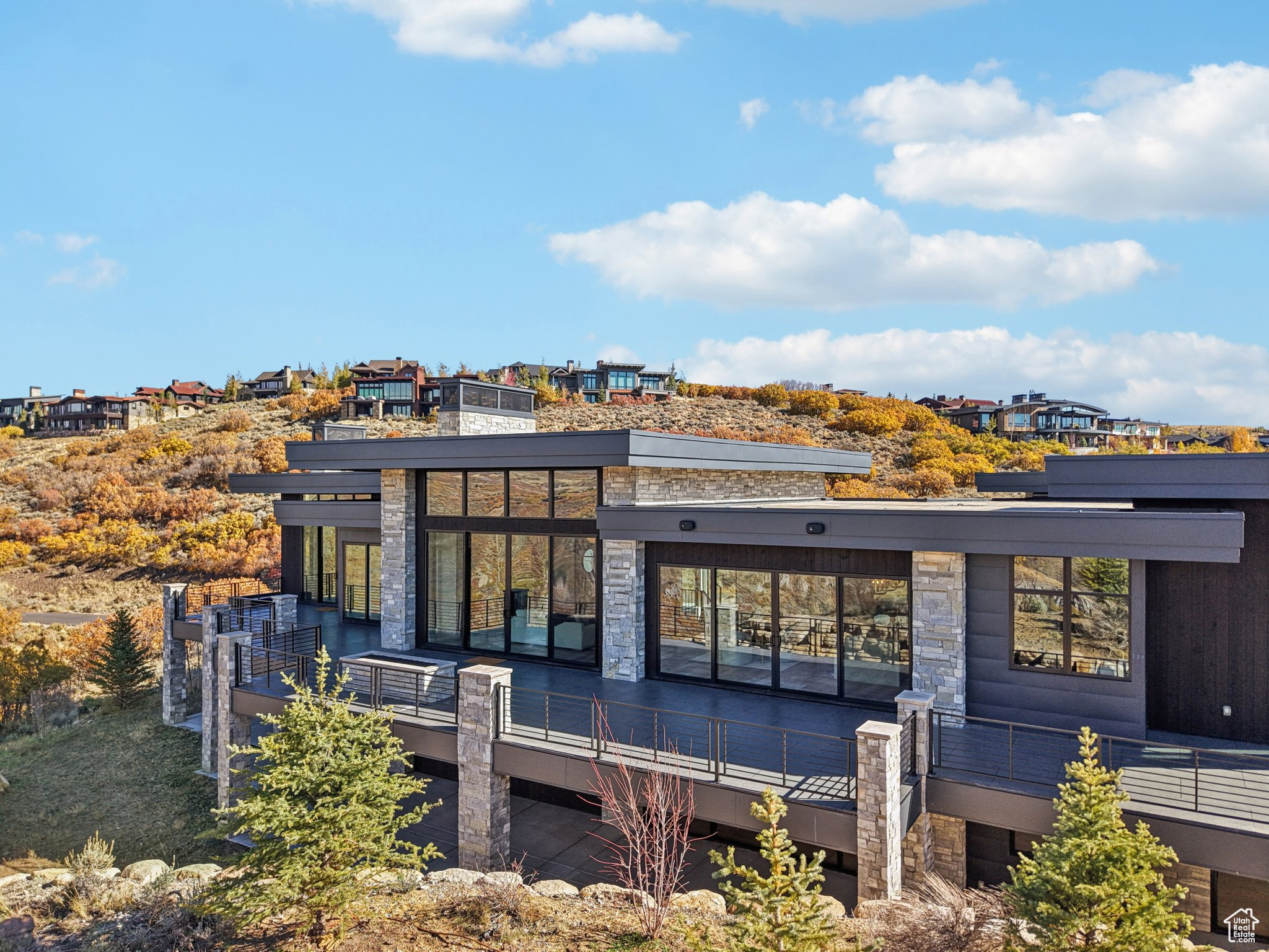 PROMONTORY - Residential