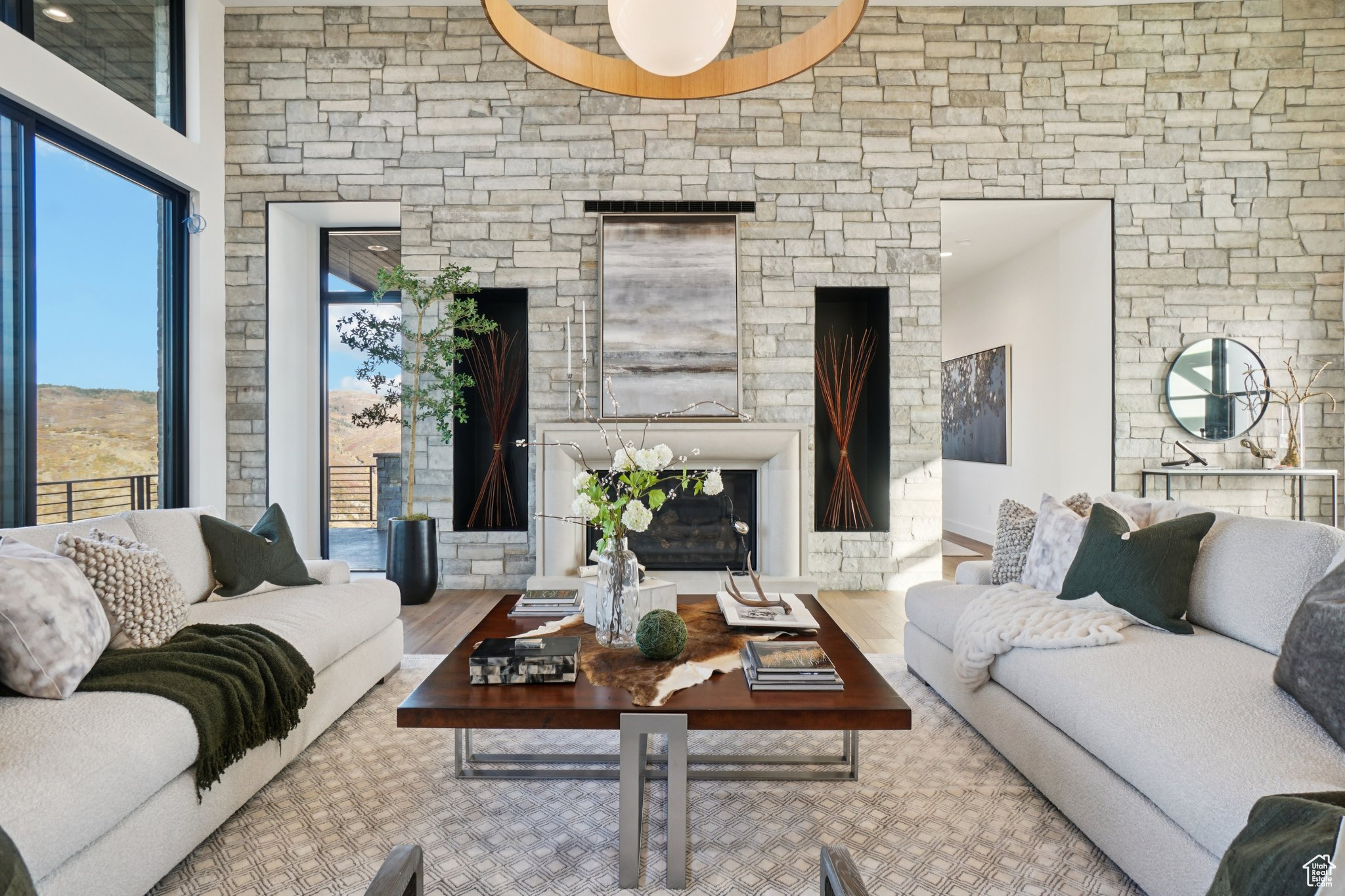 PROMONTORY - Residential