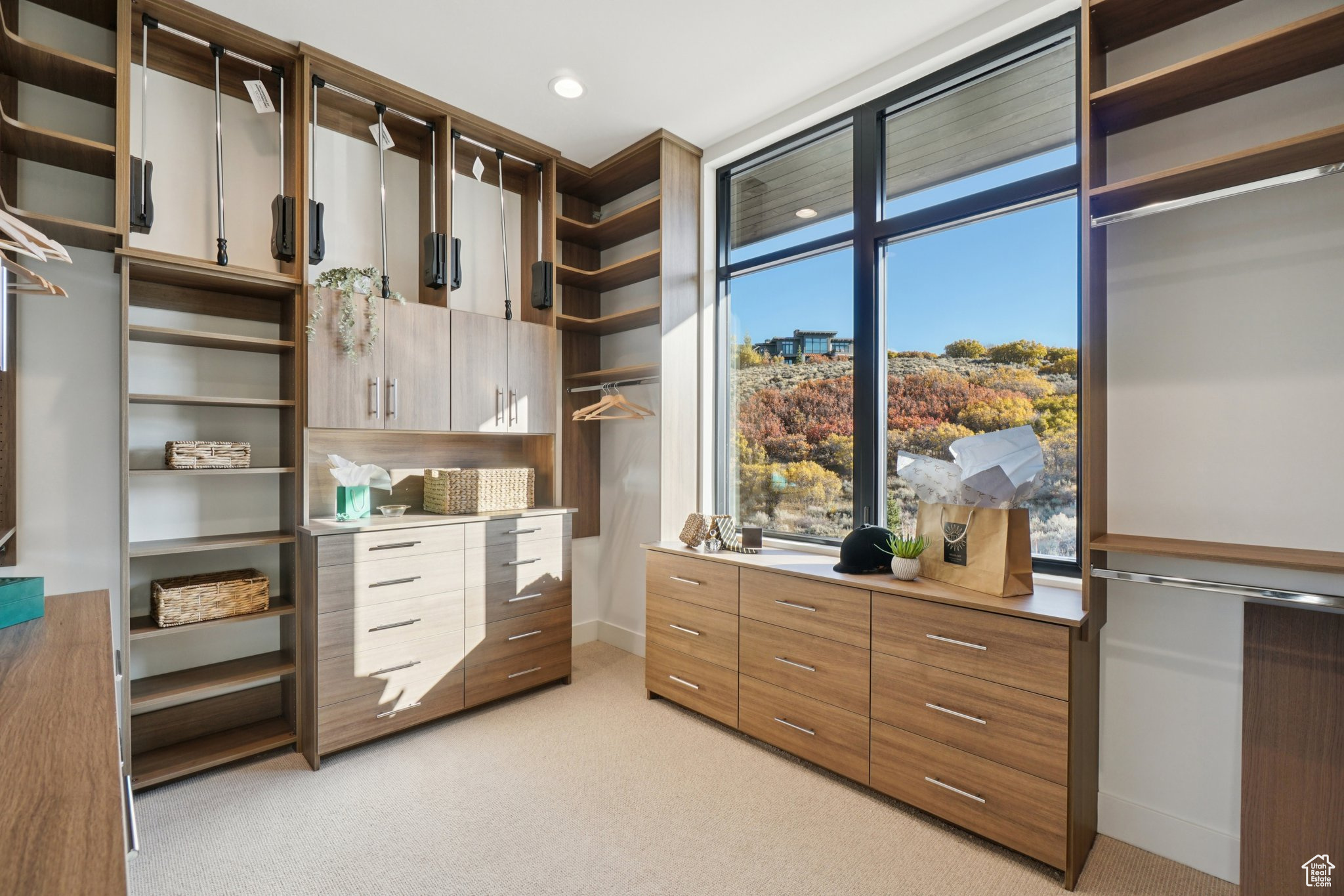 PROMONTORY - Residential