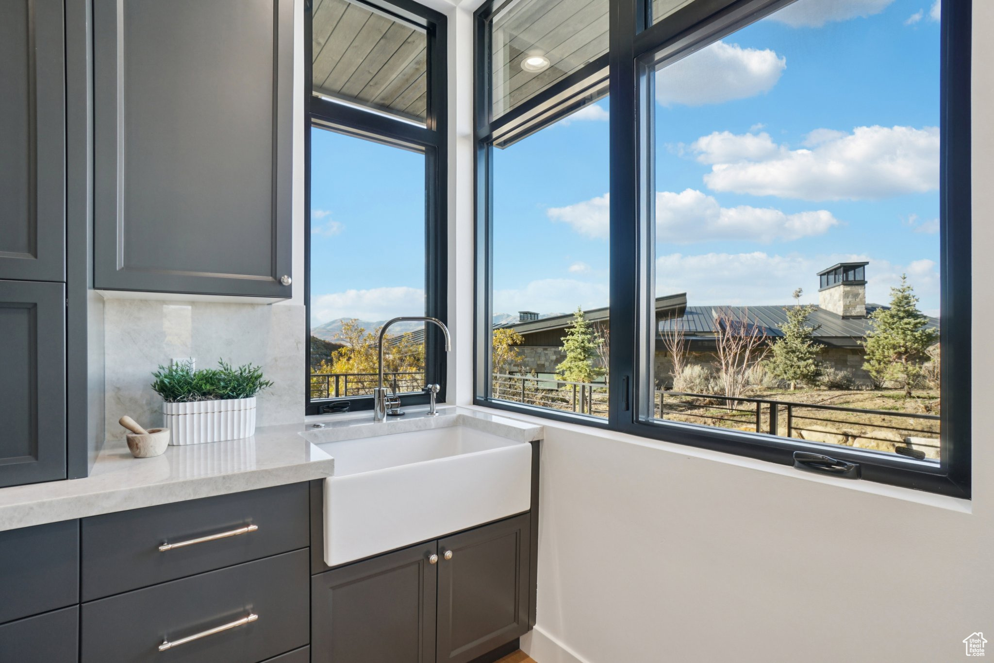 PROMONTORY - Residential