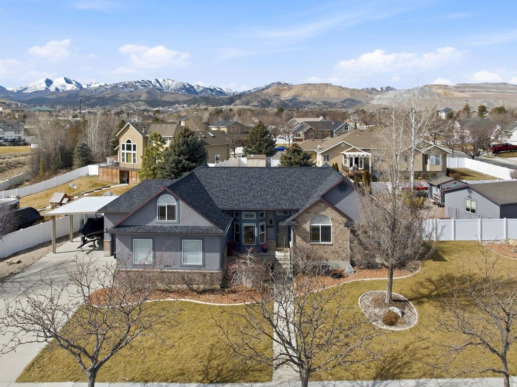 Photo of 13842 S FRIENDSHIP DR, Herriman, UT 84096 (MLS # 2140408)