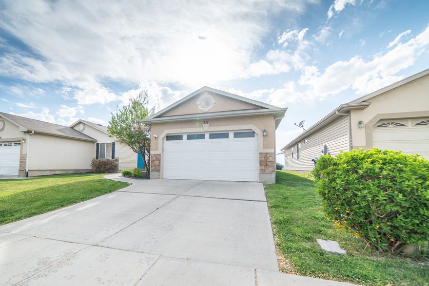 Freshly refreshed and move-in ready, this charming home offers single level living at its finest with quartz counter tops in the kitchen, like-new finishes throughout, New water heater and HVAC in 2023, and an open, inviting layout perfect for everyday comfort and entertaining. Enjoy the bright interiors, updated features, and convenient location near parks, shopping, dining, and easy access to Salt Lake City and the Wasatch Front. Whether you're a first-time buyer or looking to downsize, this turn-key gem is ready for you to make it your own-schedule your showing today!