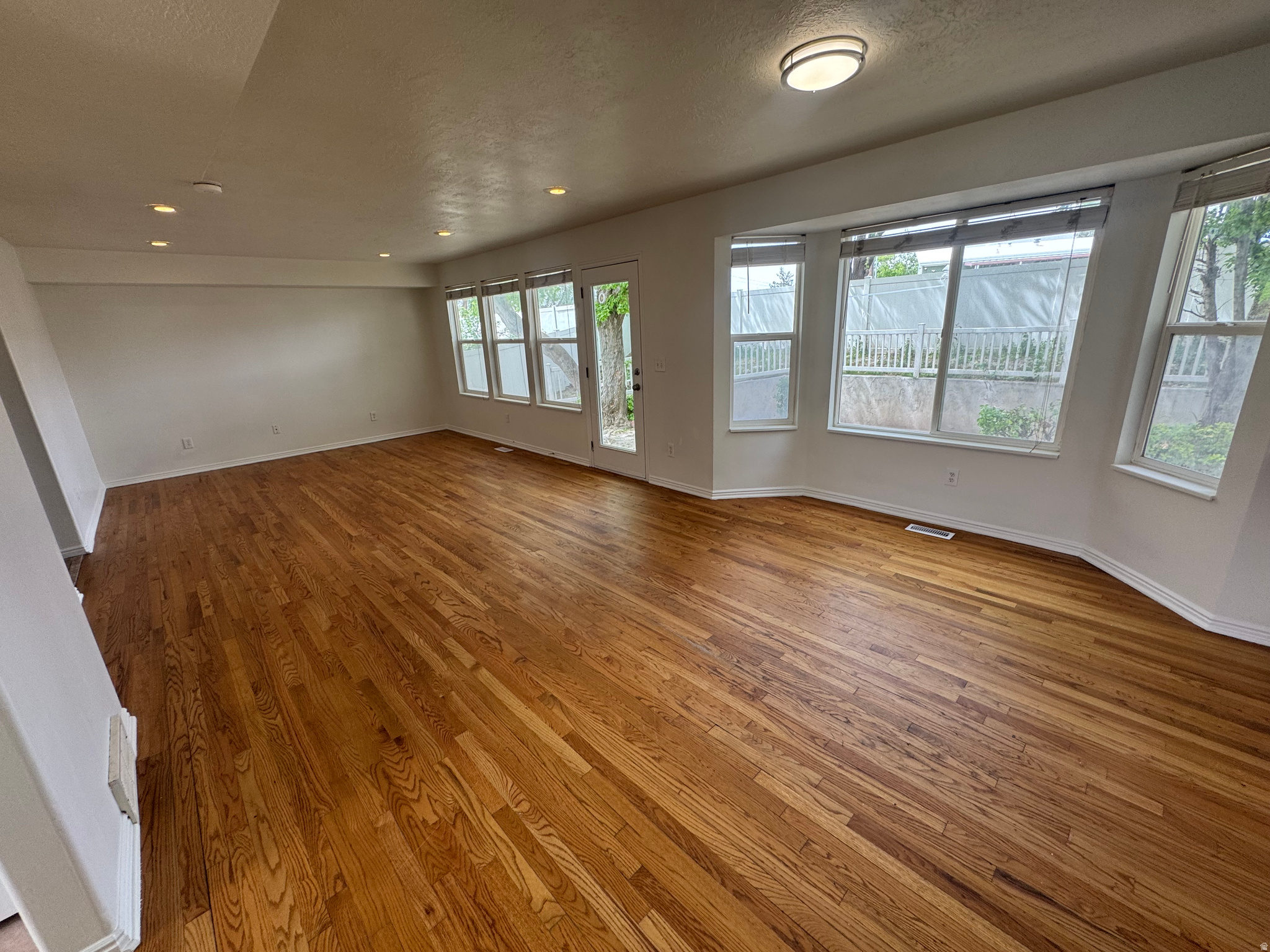 KINGSPOINTE - Residential