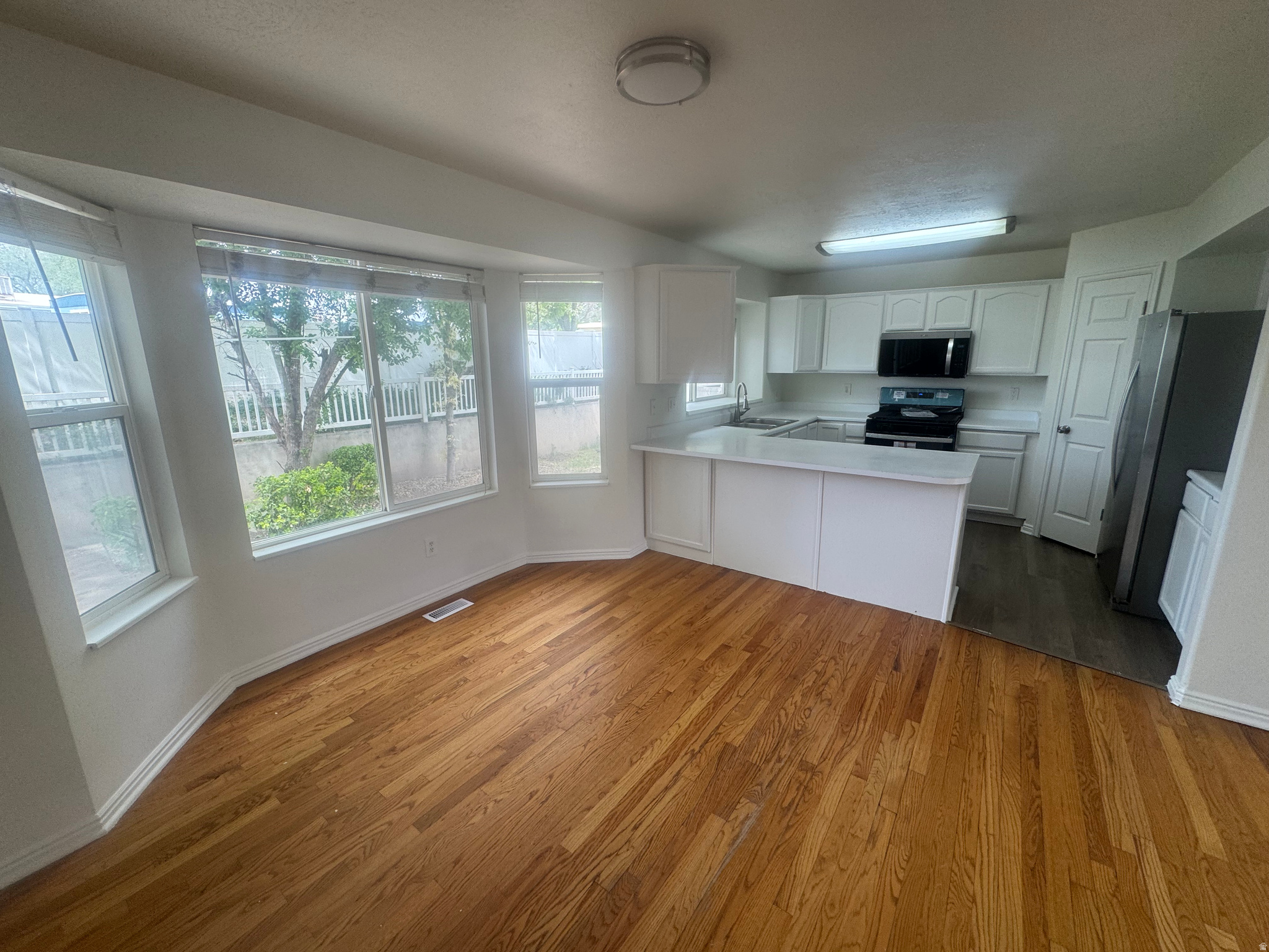 KINGSPOINTE - Residential