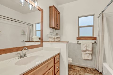 Tiny photo for 1055 N 1000 E, Mapleton, UT 84664 (MLS # 2155243)