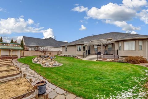 Tiny photo for 1055 N 1000 E, Mapleton, UT 84664 (MLS # 2155243)