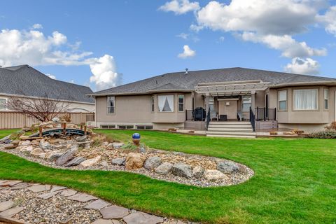 Tiny photo for 1055 N 1000 E, Mapleton, UT 84664 (MLS # 2155243)