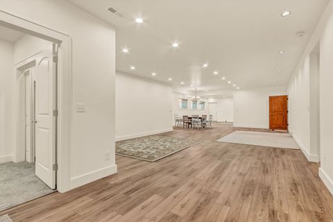 Tiny photo for 1055 N 1000 E, Mapleton, UT 84664 (MLS # 2155243)