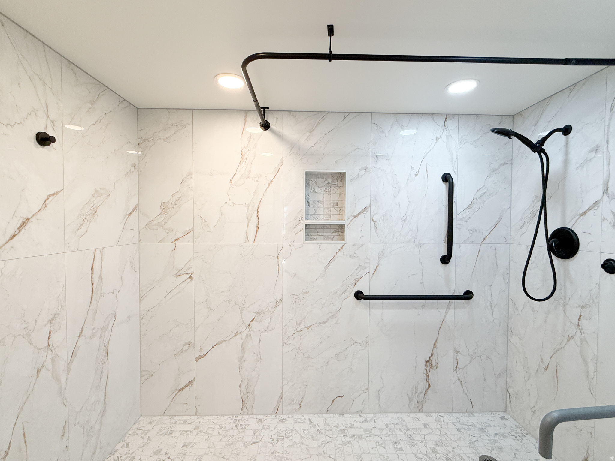 THREE FOUNTAINS - Residential