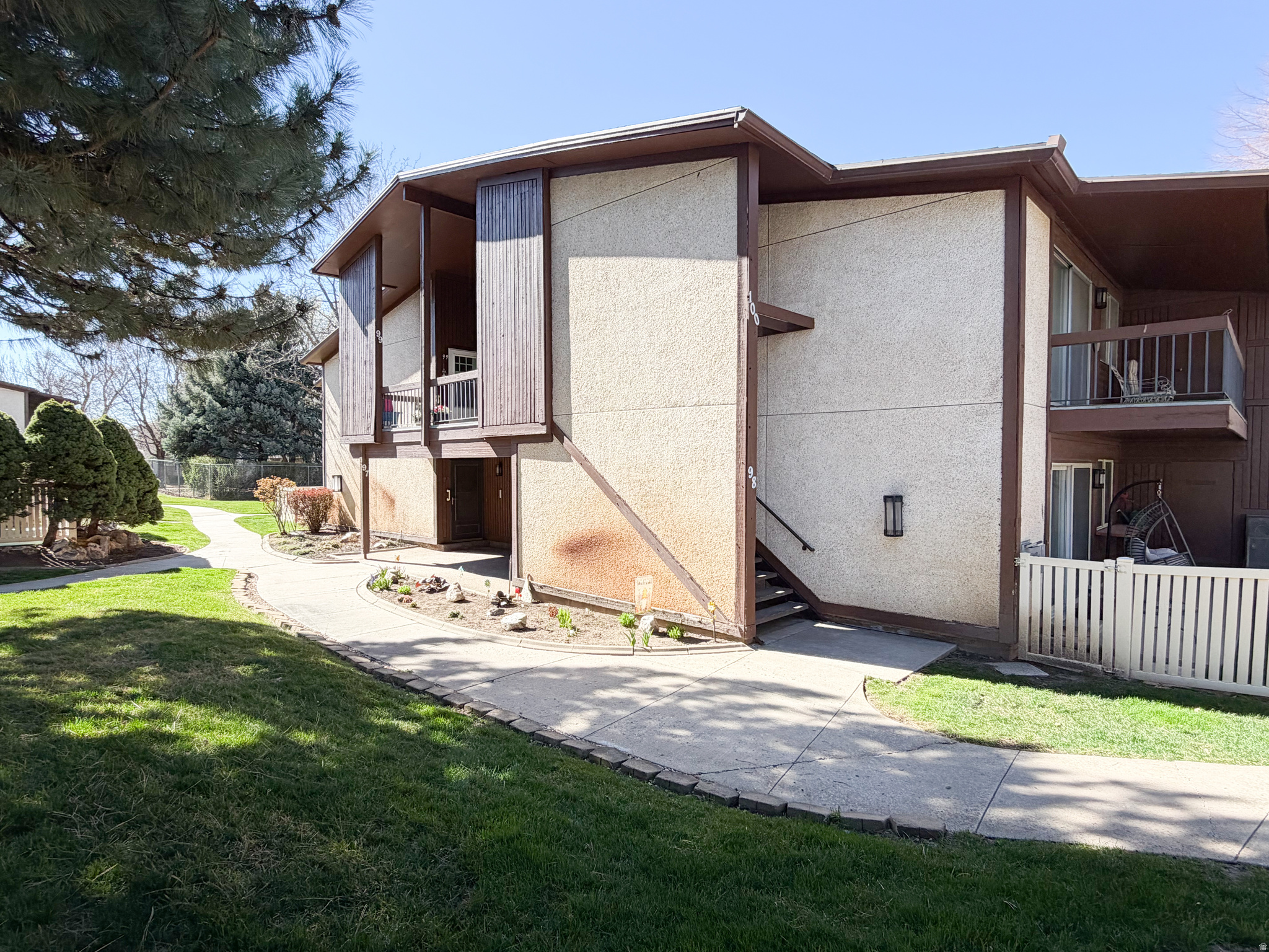 THREE FOUNTAINS - Residential
