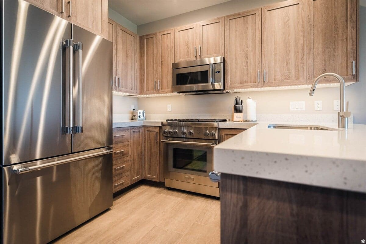 THE RIDGE TOWNHOMES - Residential