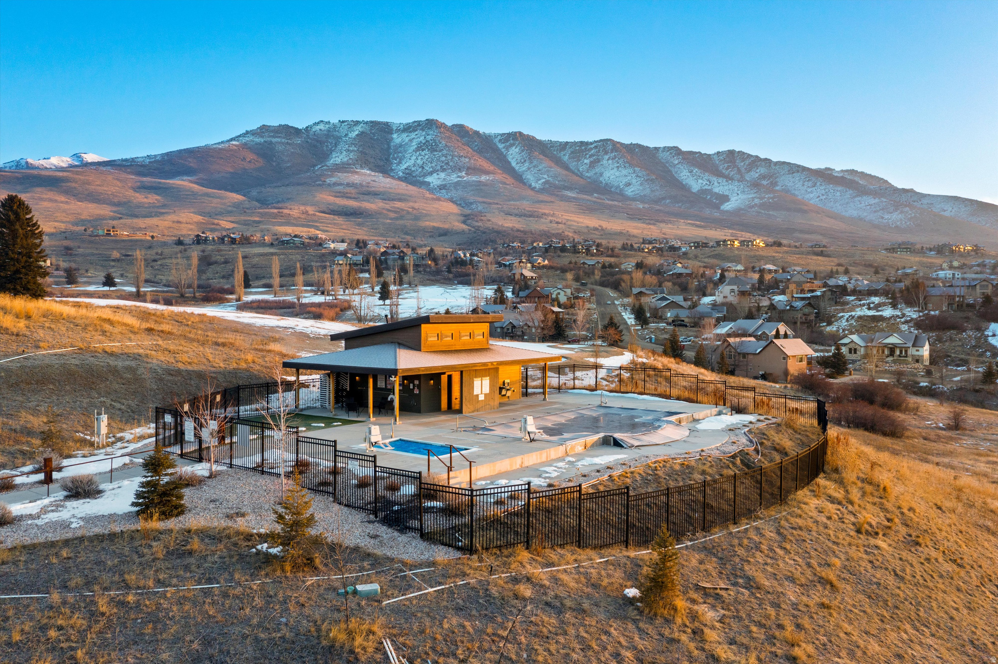 THE RIDGE TOWNHOMES - Residential