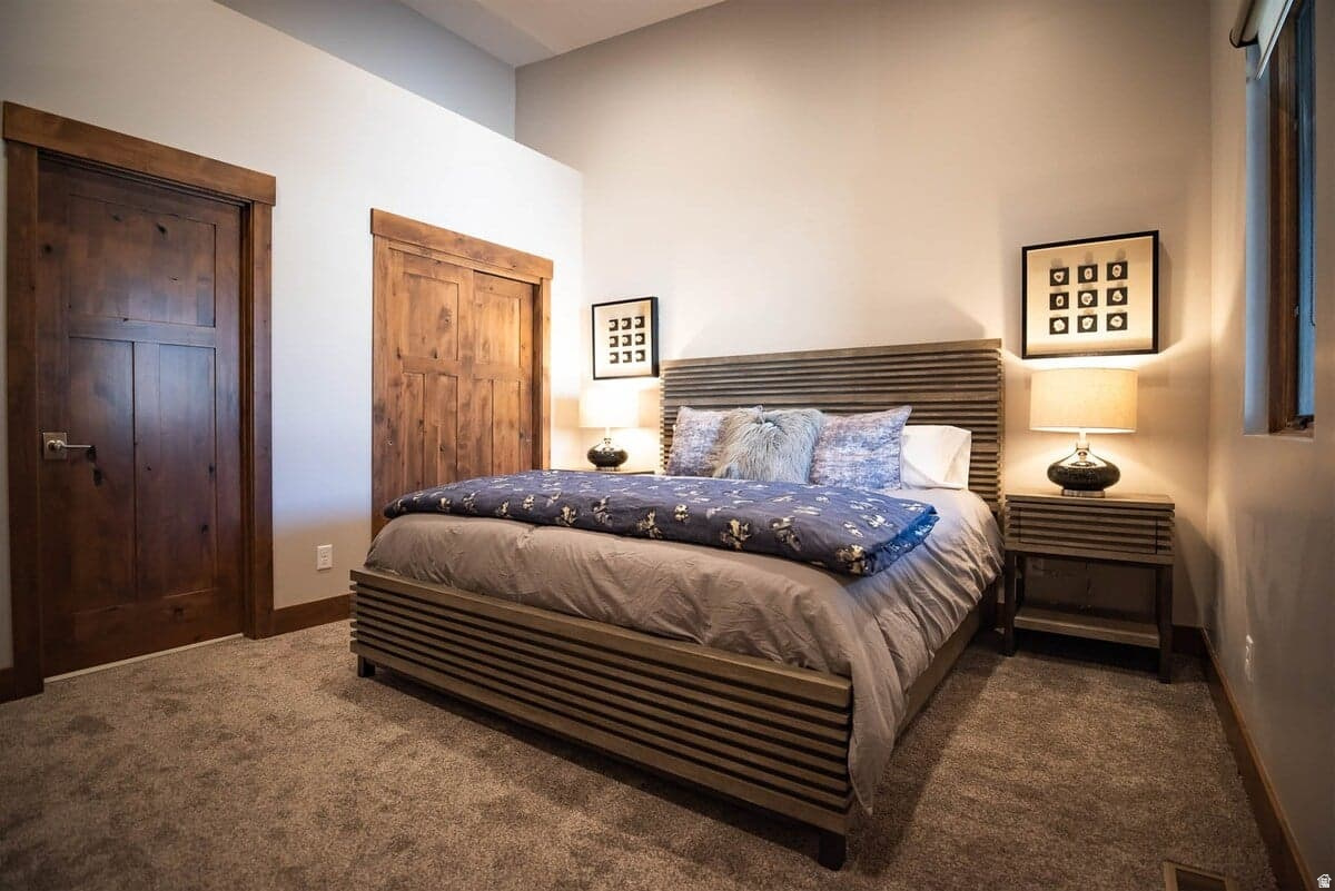 THE RIDGE TOWNHOMES - Residential