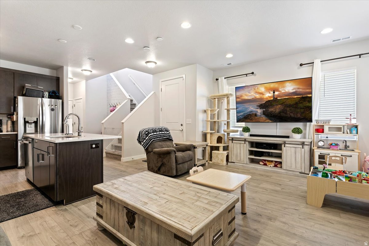 SALT POINT - Residential