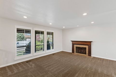 Tiny photo for 125 W 525 N, Kaysville, UT 84037 (MLS # 2146587)