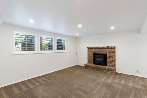 Tiny photo for 125 W 525 N, Kaysville, UT 84037 (MLS # 2146587)