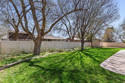 Tiny photo for 125 W 525 N, Kaysville, UT 84037 (MLS # 2146587)