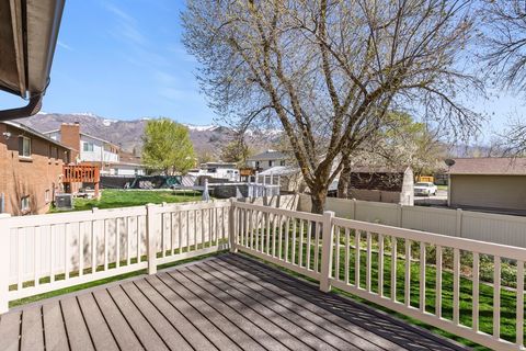 Tiny photo for 125 W 525 N, Kaysville, UT 84037 (MLS # 2146587)