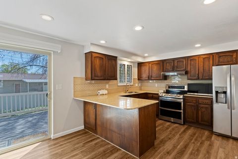 Tiny photo for 125 W 525 N, Kaysville, UT 84037 (MLS # 2146587)