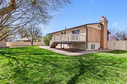 Tiny photo for 125 W 525 N, Kaysville, UT 84037 (MLS # 2146587)