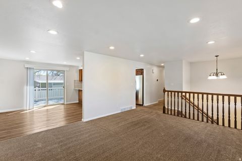 Tiny photo for 125 W 525 N, Kaysville, UT 84037 (MLS # 2146587)