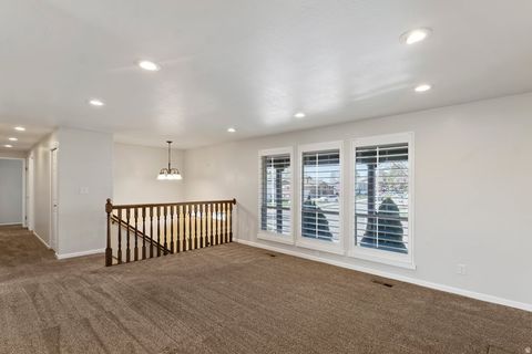 Tiny photo for 125 W 525 N, Kaysville, UT 84037 (MLS # 2146587)