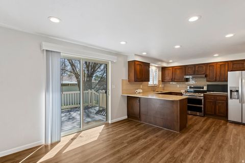 Tiny photo for 125 W 525 N, Kaysville, UT 84037 (MLS # 2146587)