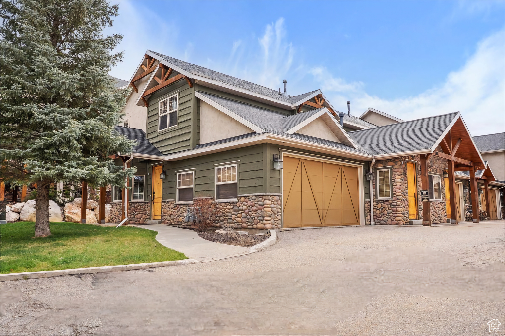 3634 N HUNTSMAN PATH C201