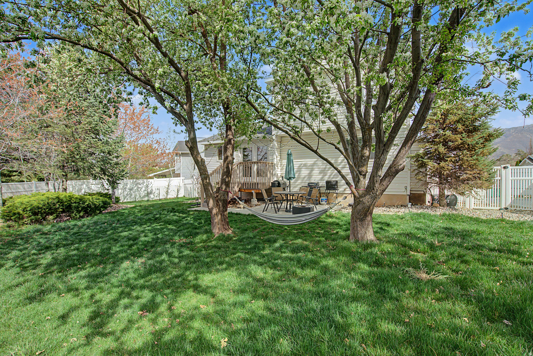 TRI-OAKS - Residential