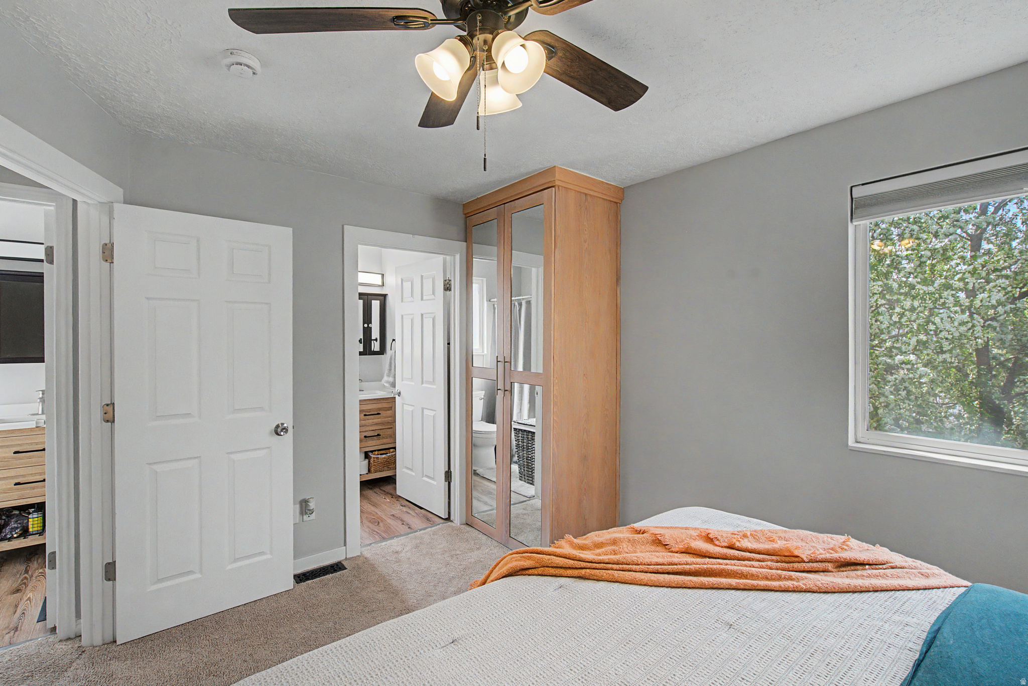 TRI-OAKS - Residential