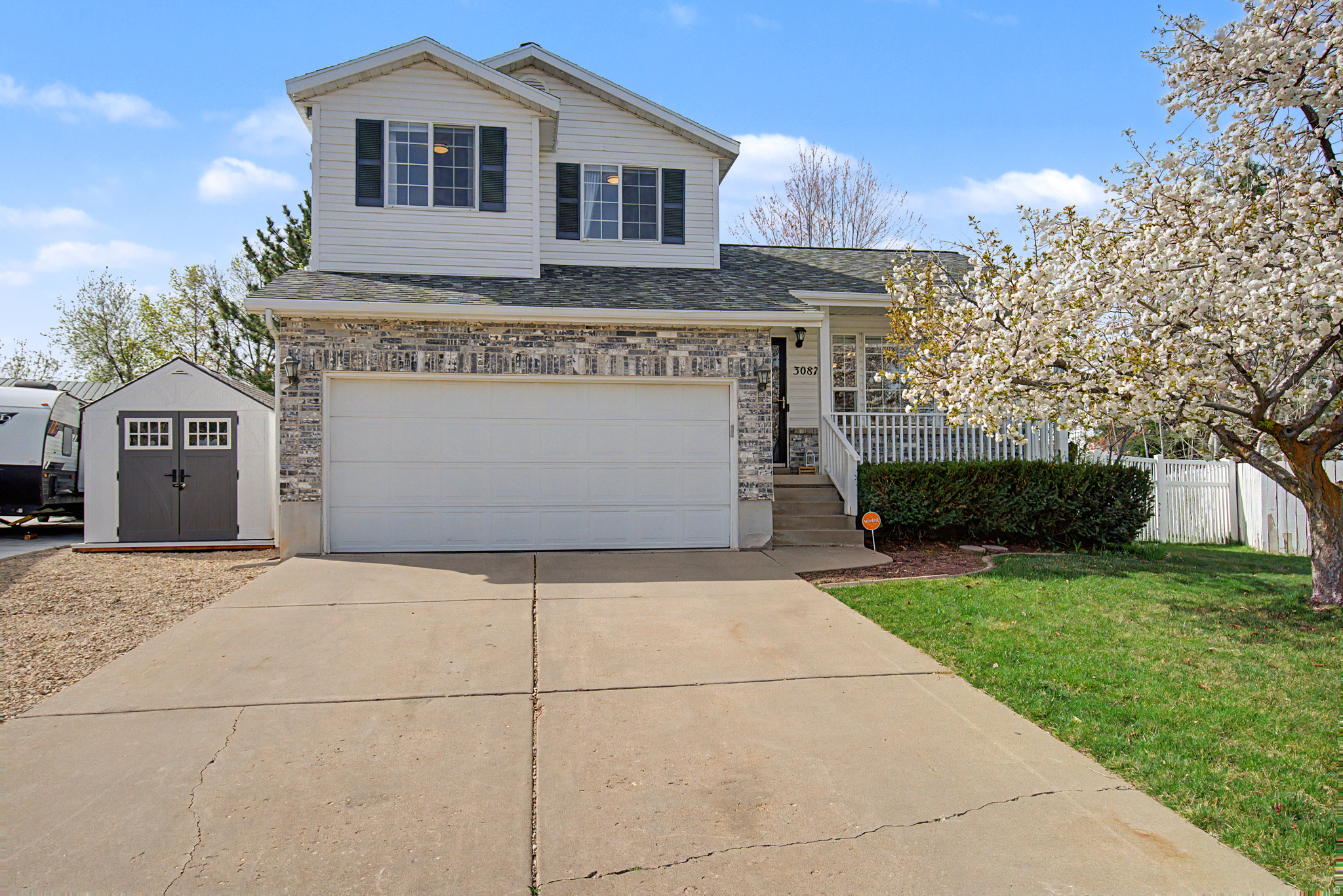 TRI-OAKS - Residential